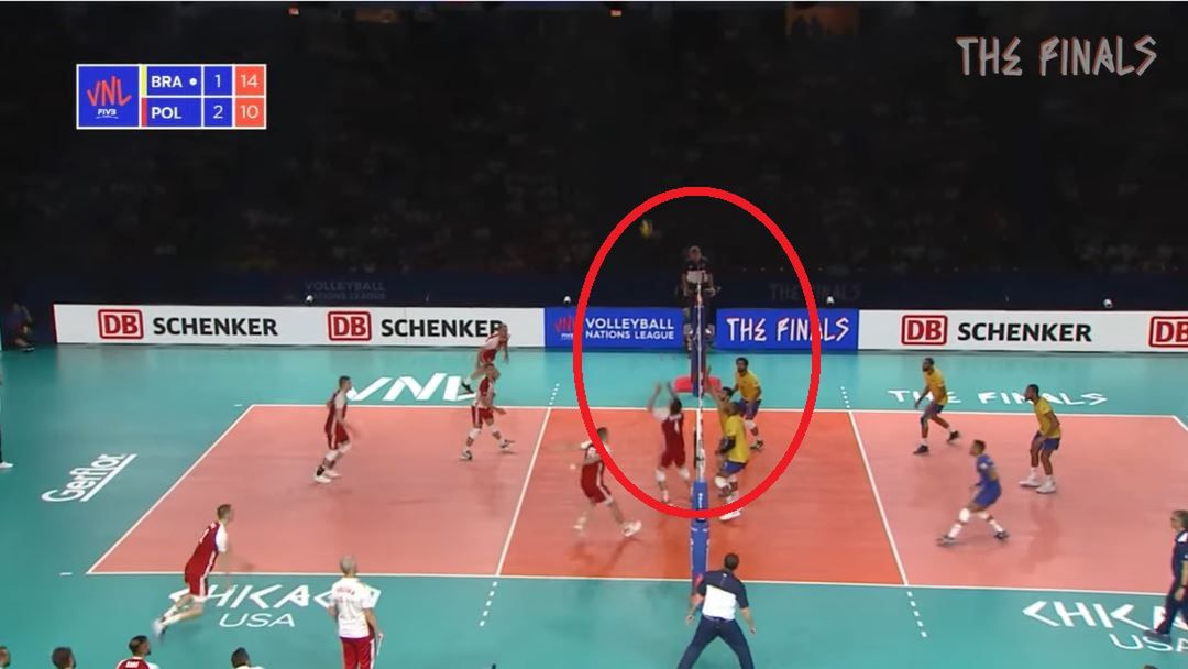 Zdjęcie okładkowe artykułu: YouTube / Volleyball World / Moment skutecznej kiwki Marcina Komendy w meczu z Brazylią w Final Six Ligi Narodów