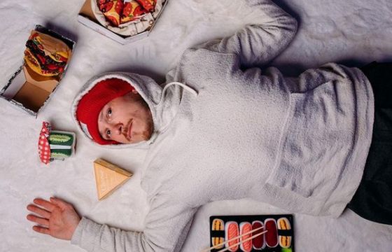 Na Krzysztofa Gonciarza posypały się gromy od fanów. Za reklamowanie Amazona