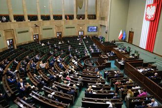Sejm za korzystnymi zmianami dla emerytek. Chodzi o kobiety urodzone w 1953 r.