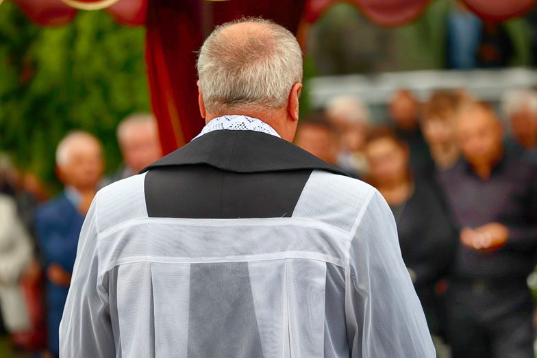 Księża seniorzy żyją w bogactwie? Oto ich emerytury