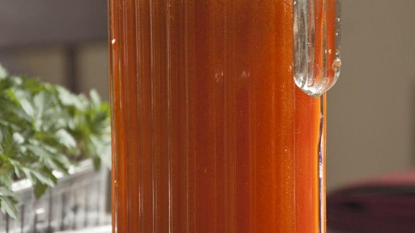 Sok warzywno-owocowy o obniżonej zawartości kalorii z niskokalorycznym słodzikiem i witaminą C