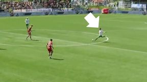 Spektakularny gol w polskiej lidze. Strzelił zza połowy boiska! [WIDEO]