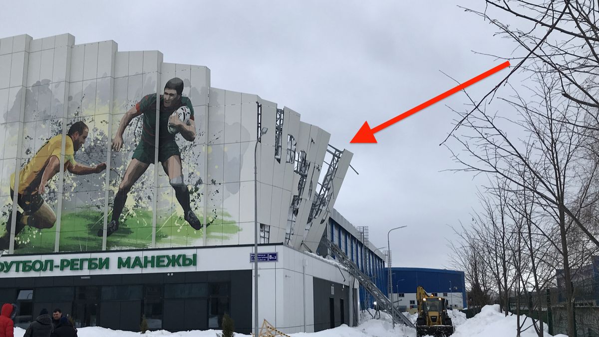 W rosyjskim Kazaniu doszło do katastrofy budowlanej Zawaliła się część elewacji hali sportowej 