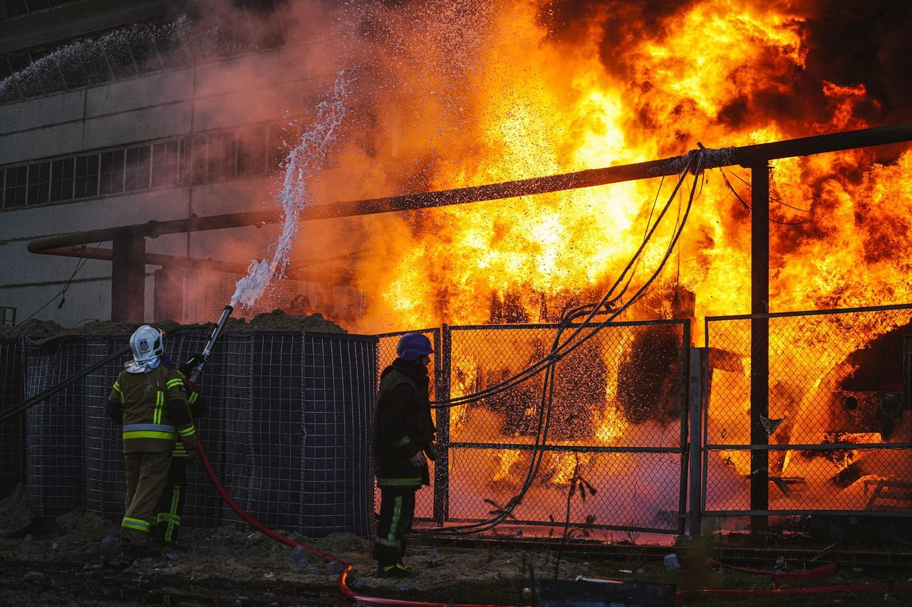 Rosyjskie rakiety trafiły w elektrownię w Kijowe