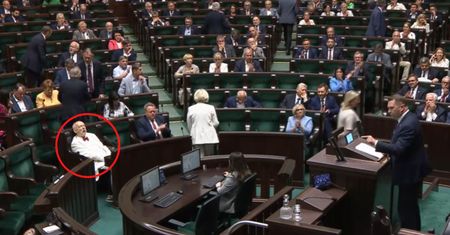 Czarnek przemawiał w Sejmie. Tylko spójrz, co zrobił Korwin-Mikke
