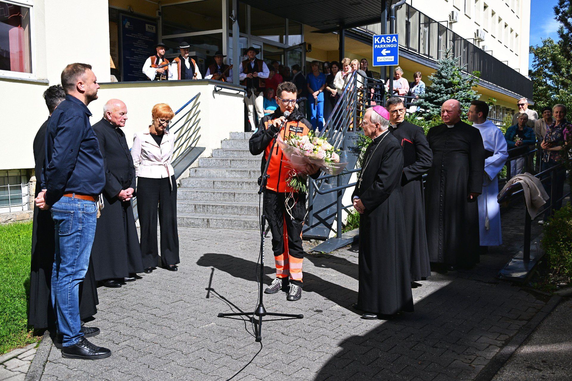 Poświęcenie karetki w Zakopanem
