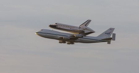 Wahadłowiec Endeavour w ostatniej podróży. Do muzeum