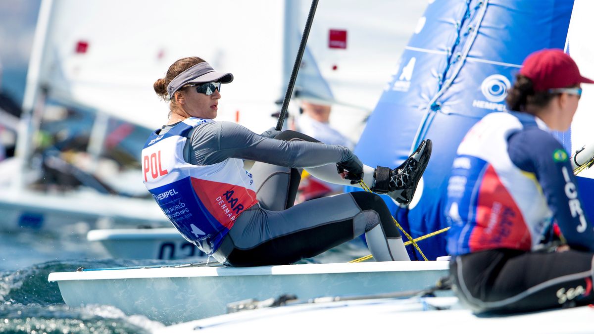 Magdalena Kwaśna na jachcie olimpijskiej klasy Laser Radial