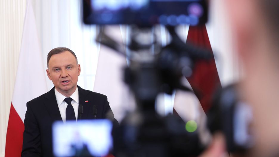 Polish President Andrzej Duda visits Latvia
epa10442482 Polish President Andrzej Duda attends the press conference after his meeting with Latvian president in Riga, Latvia, 01 February 2023. President Duda is on a three-day official visit to Latvia. Presidents of Poland and Latvia discuss how to provide Ukraine support that it needs, security and energy in Europe, and other priorities.  EPA/TOMS KALNINS 
Dostawca: PAP/EPA.
TOMS KALNINS