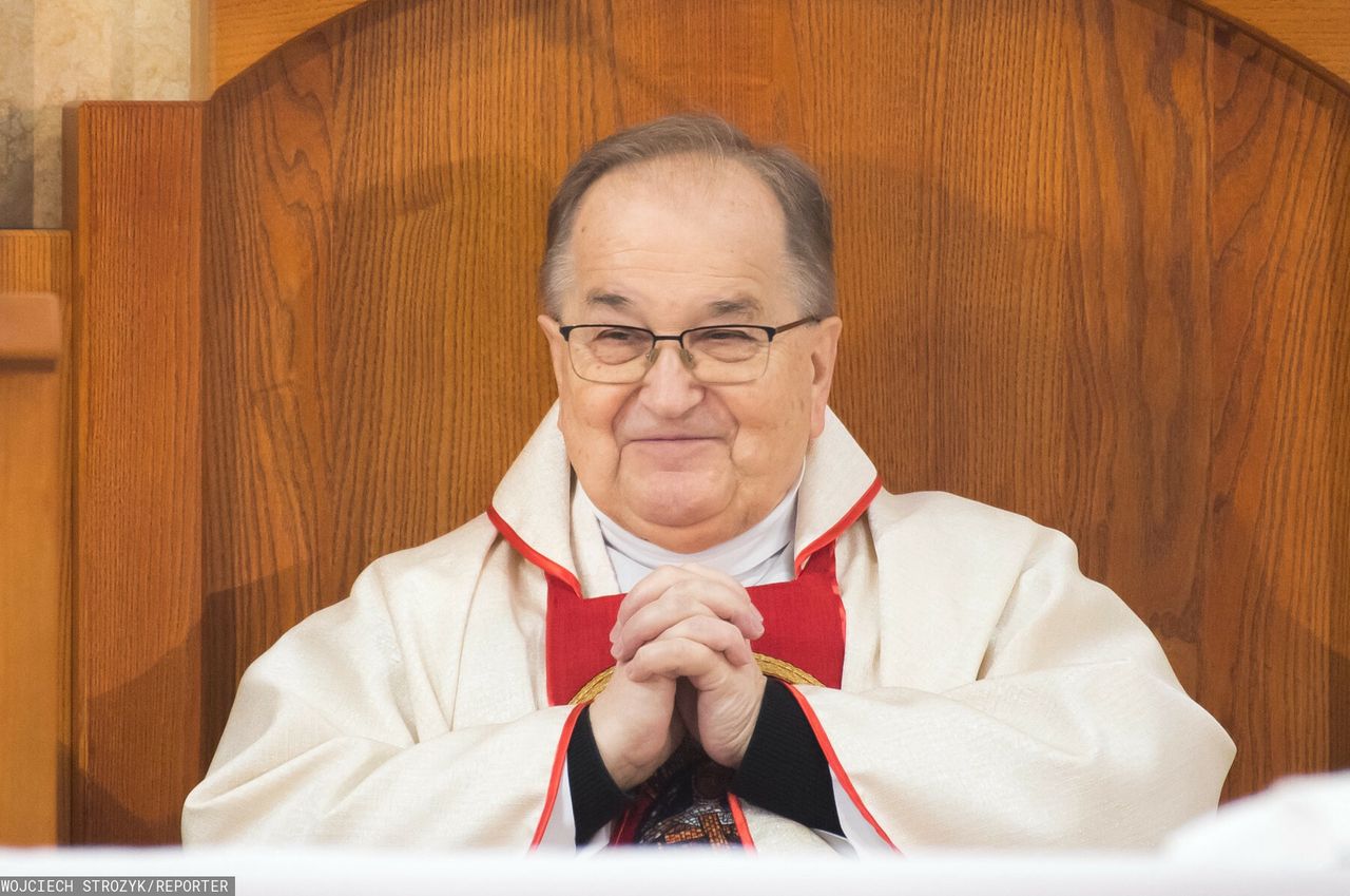 Ojciec Rydzyk stworzył książkę. "Szczególny materiał formacyjny"