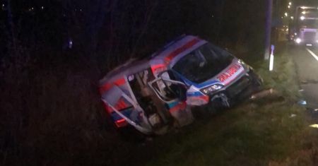W wypadku zginął ratownik. Prokuratura oskarżyła kierowcę karetki