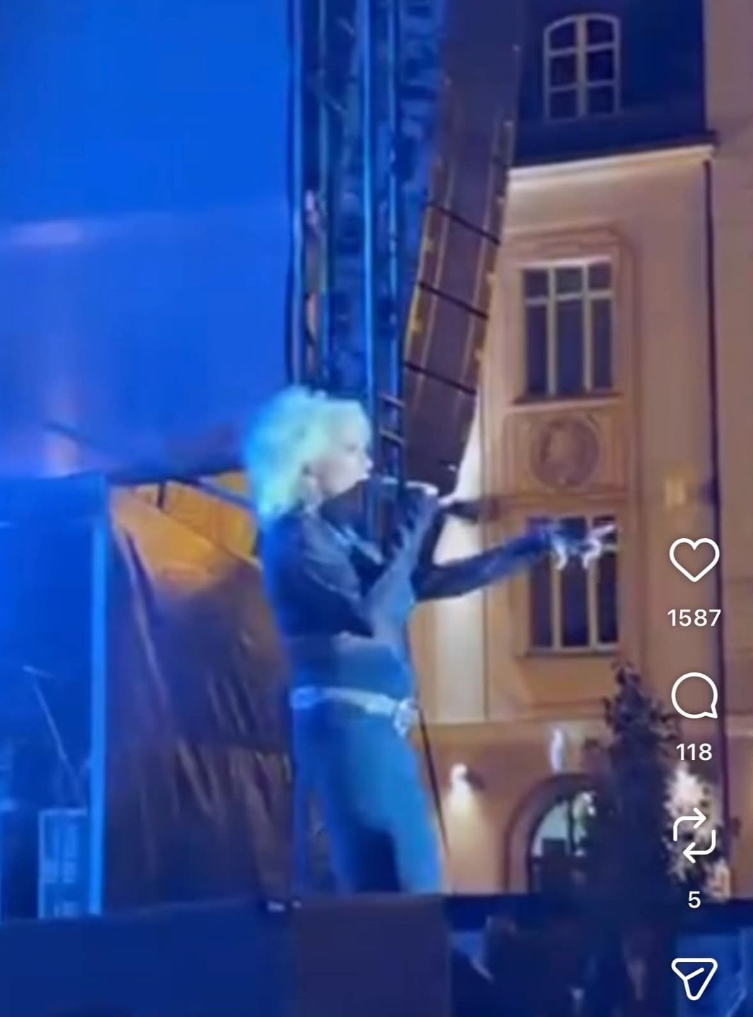 Małgorzata Ostrowska upada na scenie