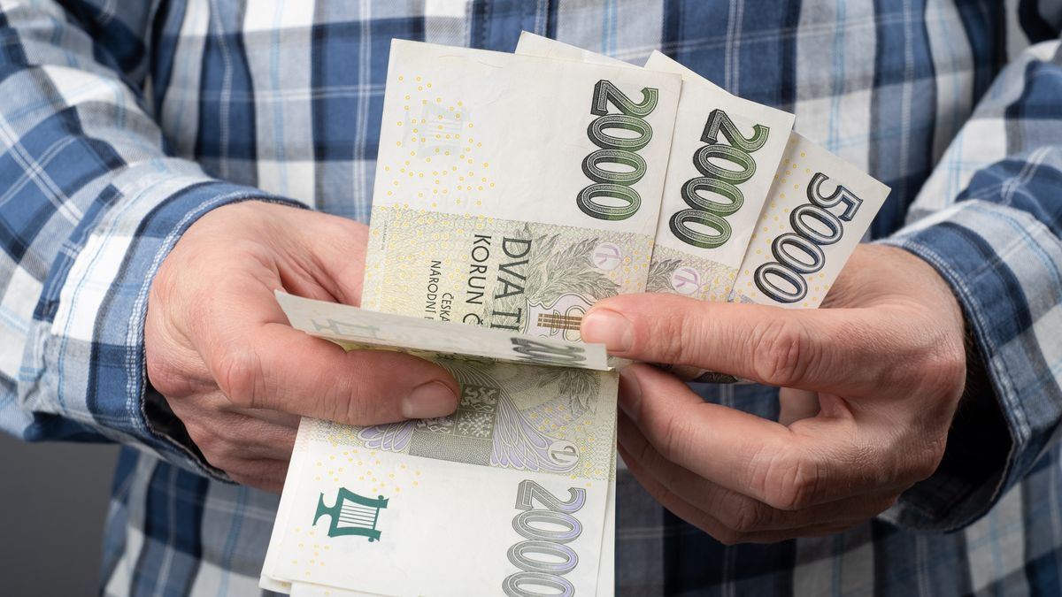 Worker Count Czech Money in cash, Finance in Czechia concept. Czech Koruna 2000 CZK banknotes.
Worker Count Czech Money in cash, Finance in Czechia concept. Czech Koruna 2000 CZK banknotes.
Roman Mykhalchuk
paying cash, capital, counting money, czech koruna, czk, funds, holding money, banknote, czech