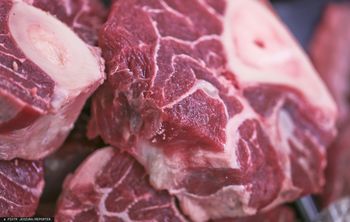Skażona wołowina z Brazylii w UE. Część została spożyta