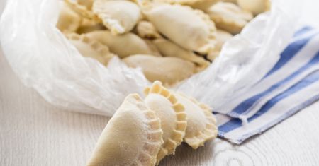 Zanim zamrozisz pierogi, pamiętaj o jednym. Inaczej popękają