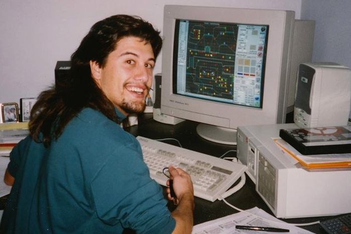 John Romero pracujący nad Doomem / fot. Facebook