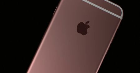 iPhone 6S: fotografom mogą pocić się dłonie. Reszta doceni grafikę 3D i wykrywający siłę nacisku ekran
