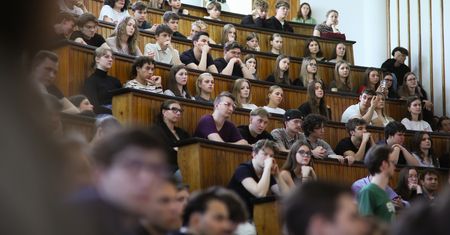 Rekrutacja na studia 2025. Jak wygląda i które uczelnie cieszą się największym zainteresowaniem?