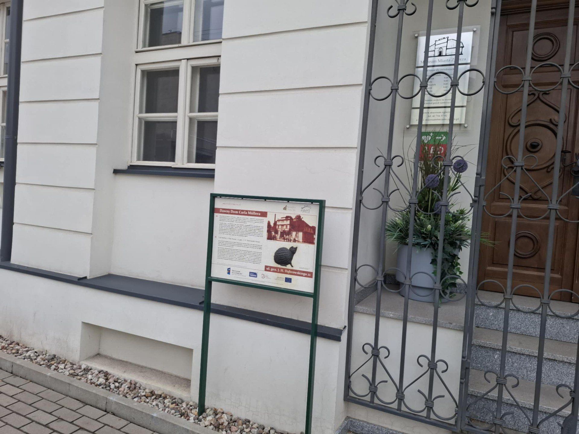 &#34;Polski kilim art déco w setną rocznicę Wystawy Światowej w Paryżu&#34;. Ekspozycja w Muzeum Miasta Zgierza