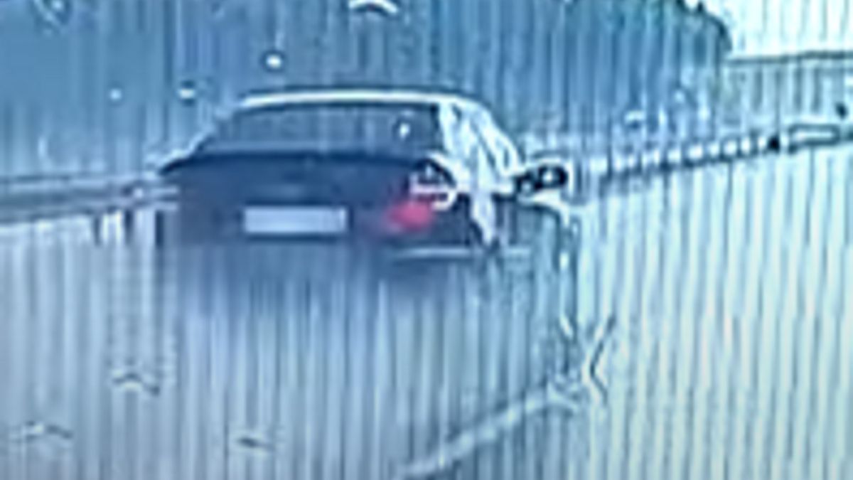 Mercedes wpadł w poślizg