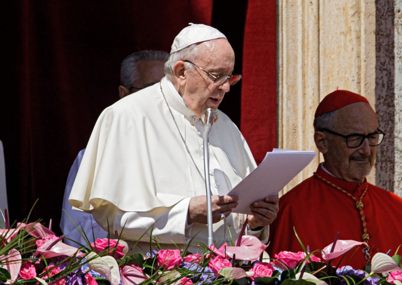 Pope Francis stresses ethics in conflict and condemns abortion