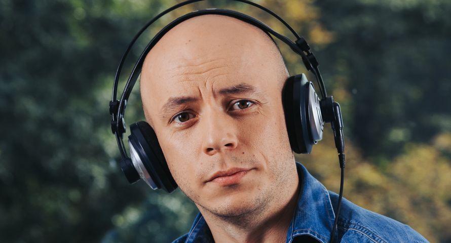 Prezenter RMF FM z programem w Music Box Polska