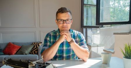 "Farmaceuci sprzedają przede wszystkim wiedzę". Kim naprawdę jest współczesny aptekarz?