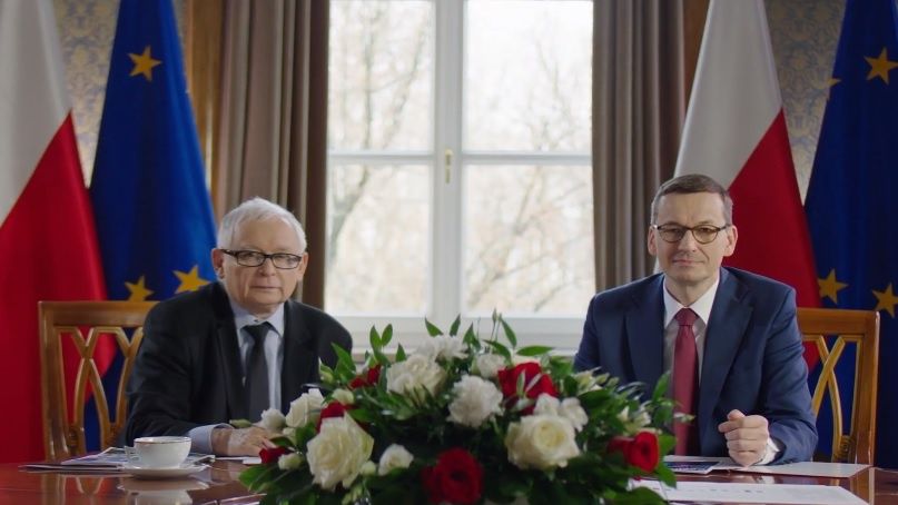 Premier Mateusz Morawiecki i minister Jarosław Kaczyński w spocie promującym program "Polski Nowy Ład"