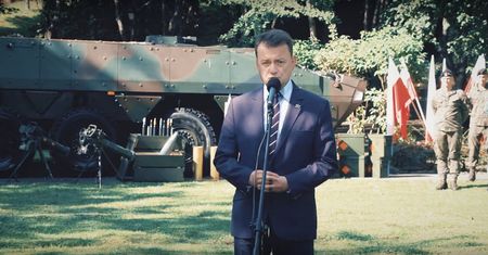 MON: Wojsko Polskie otrzyma nowe rosomaki i tysiące sztuk amunicji