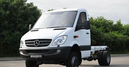 Brabus buduje podwozie pod karetkę – Brabus Sprinter V8 AWD Ambulance (2012)