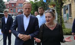 Spowodował kolizję i uciekł. Auto należało do działaczki PO. Kto siedział za kierownicą?