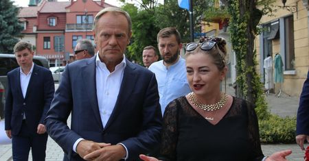 Spowodował kolizję i uciekł. Auto należało do działaczki PO. Kto siedział za kierownicą?