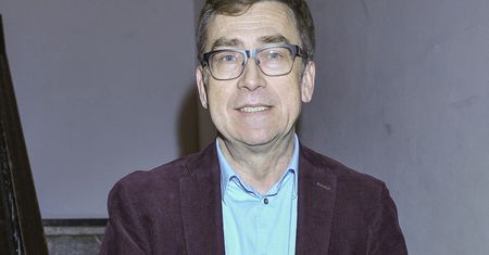 Maciej Orłoś pożegnał się z pracą. "Z ogromnym żalem, ale muszę"