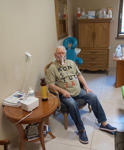 Lech Wałęsa zasłabł w kościele. Mnożą się pytania o jego zdrowie