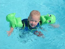 Pływanie dla dzieci - charakterystyka pływania, pływanie dla niemowląt, bezpieczeństwo