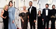 Oscary 2019: Gwiazdy pozują z bliskimi: Bradley Cooper z Iriną, Charlize Theron z mamą... (FOTO)