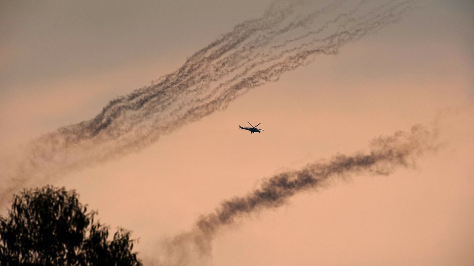 Helikopter nad kongijskim niebem, zdjęcie ilustracyjne