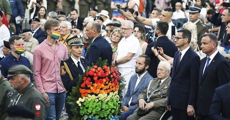 Zniszczono wieniec dla powstańców. Został znaleziony w toalecie