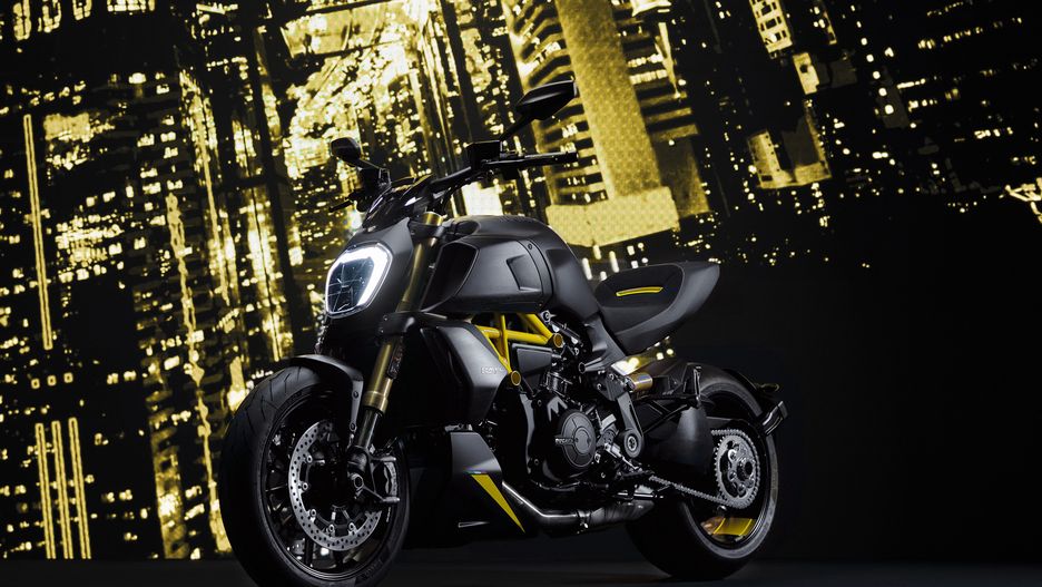 Ducati Diavel 1260 S Black and Steel