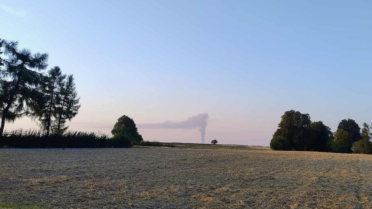 Pożar składowiska odpadów w Bełżycach - dym widoczny z wielu kilometrów
