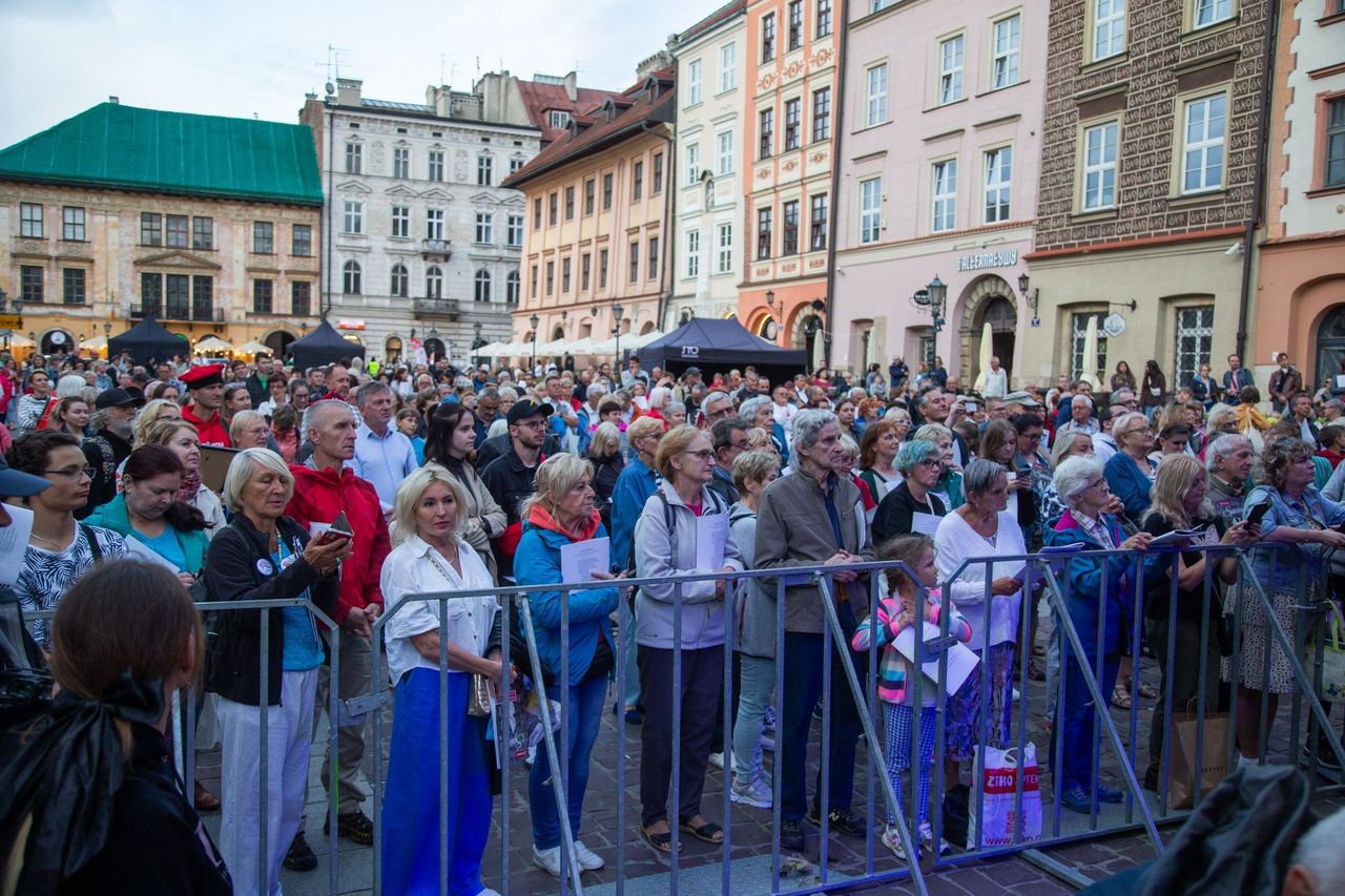 Kraków: "Kadrówka 1914" - 92. Krakowska Lekcja Śpiewania na Małym Rynku we wtorek 5 sierpnia