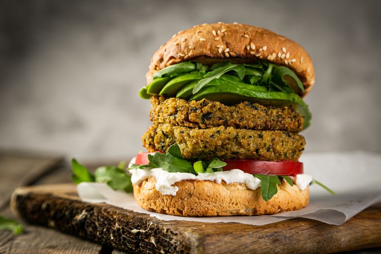 Koniec z "wegańskim burgerem"? TSUE bierze się za nazewnictwo