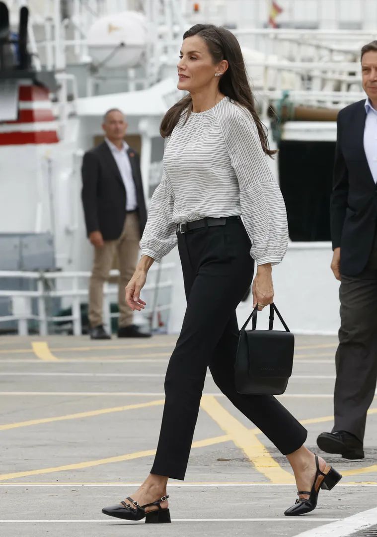 Królowa Letizia w codziennej stylizacji