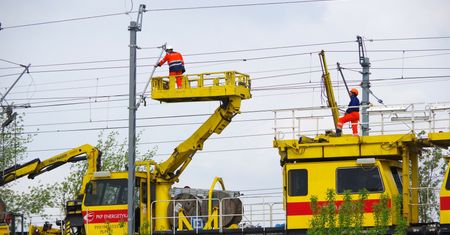 PKP Energetyka wraca w ręce państwa. PGE nabyła 100 proc. udziałów