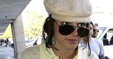 Britney jest adoptowana?