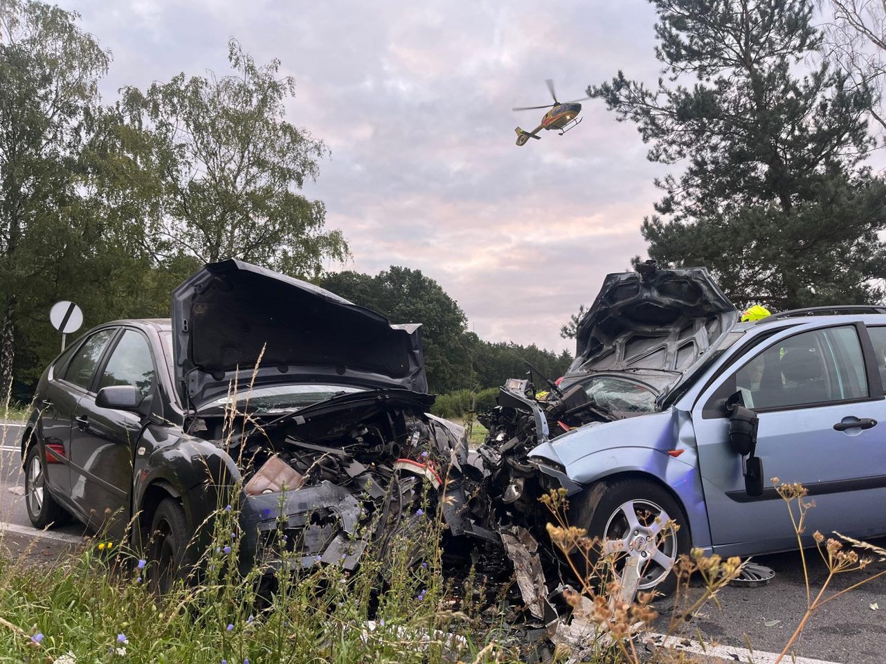 Oleśnica: Wypadek na DK25. Dwie osoby poszkodowane po zderzeniu samochodów