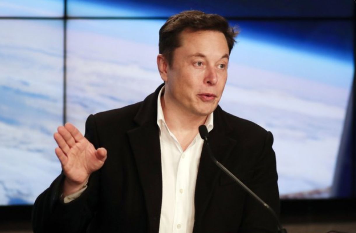 Elon Musk claims that artificial intelligence will replace all jobs.