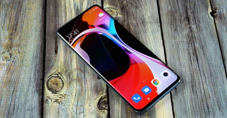 Xiaomi Mi 10. Czy bazowa wersja najnowszego flagowca Xiaomi daje radę?