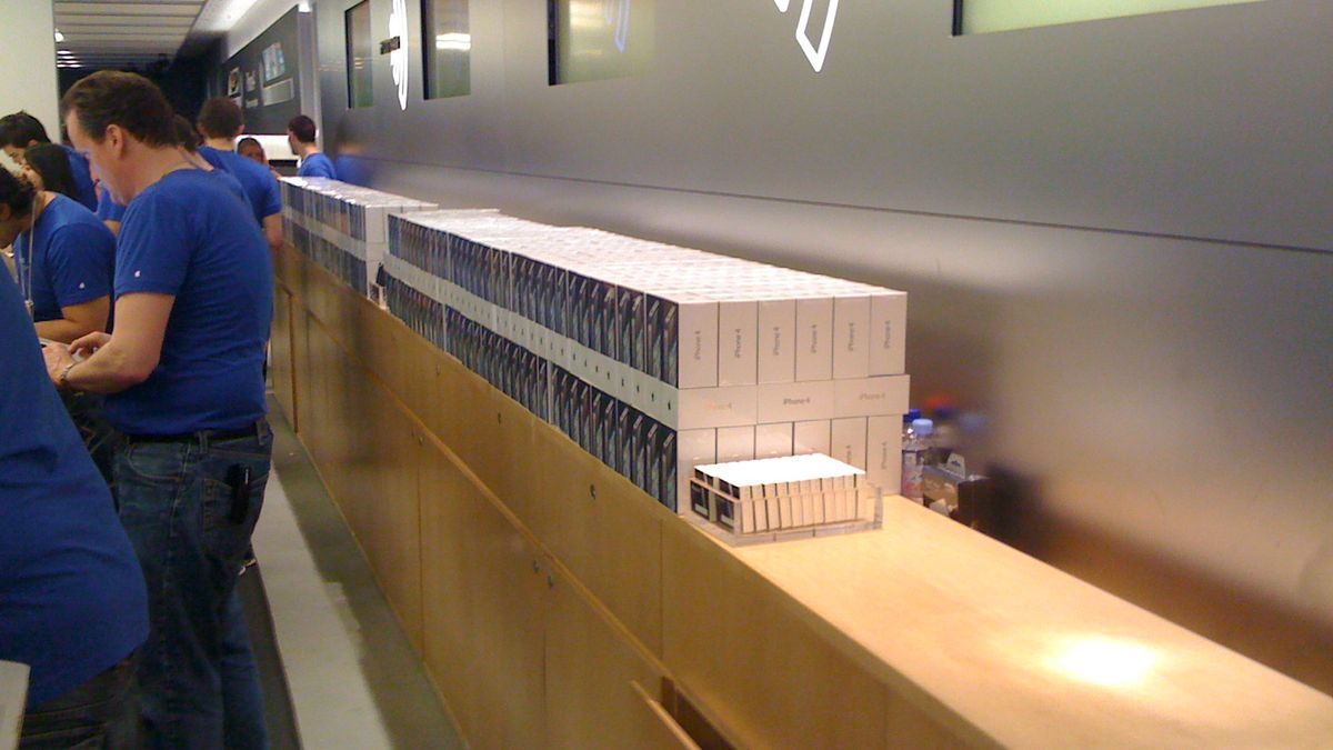 Szaleństwo pod Apple Store - londyńska premiera iPhone 4 [nasza relacja] 1