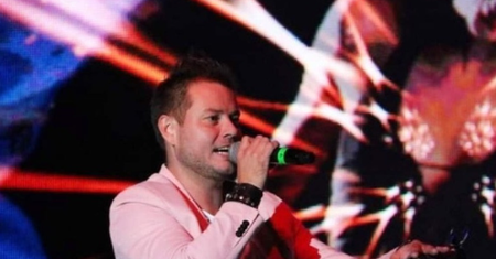 "Rzadka, zagrażająca życiu choroba". Bartek Wrona ujawnił szczegóły